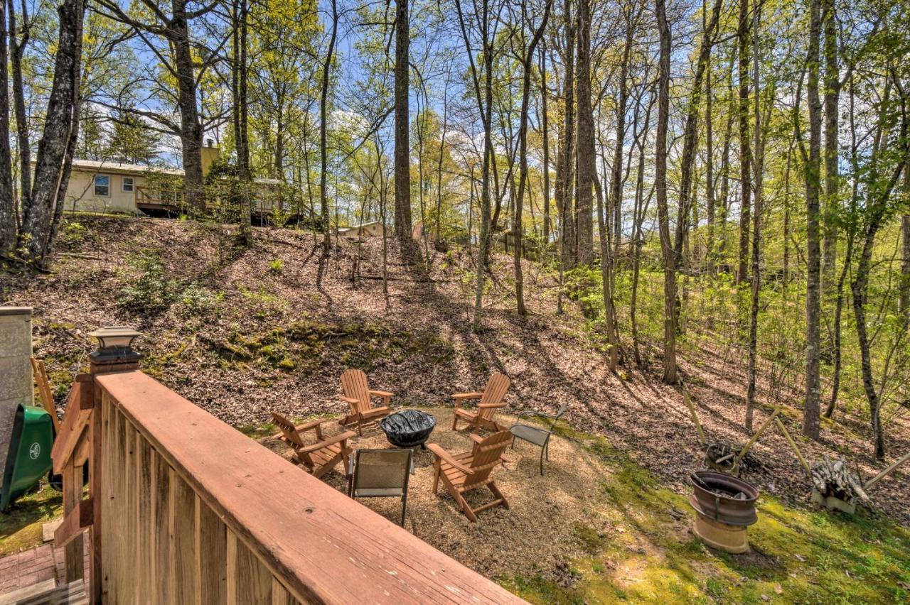 Cozy Hiawassee Cabin With Fire Pit And Mtn Views! Eksteriør billede